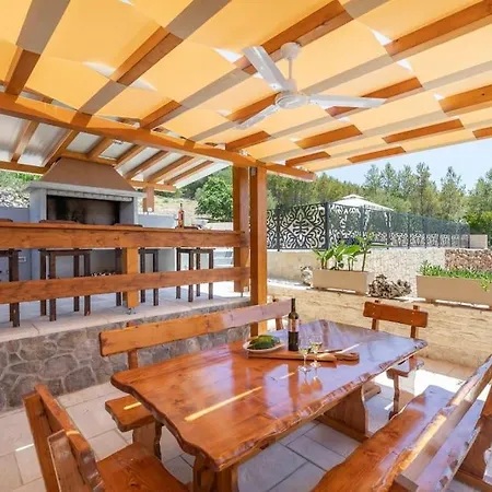 Villa Prapatna